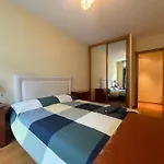 Apartamento En Ribeira A 200M De La Playa