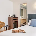 Granada Suites By Olala Homes