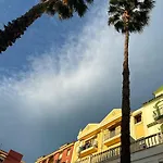 Newly Decorated Close To Beach