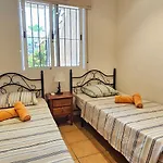 Homes Of Spain, Al Andalus Residencial Ja Apartamento Bajo En Frente Piscina, Wifi