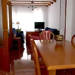 Casa Soleada en Calle Tranquila