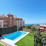 Gran Terraza Con Vistas Al Mar Y Piscina
