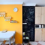 Amplia Vivienda A Un Paso Del Centro De Cadiz