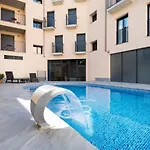Apartamentos Torre Del Reloj