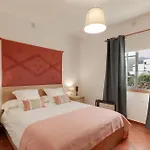 La Casa Amarilla
