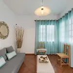La Casa Amarilla