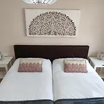 Luxurioes