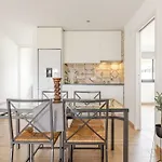 Apartamento en complejo residencial con piscina