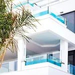 Seaview Residence With Private Pool
