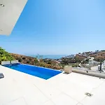 Luxury Seaview Villa Jensen - Tcm
