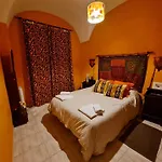 Las Cuatro Esquinas De Caceres