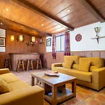 Casa Con Patio Y Terraza En Barrio Historico De La Villa, Junto Al Adarve