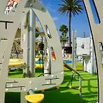 Beachfront Apartment Madrid 709