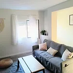 Habitacion Doble En Apartamento Reformado Con Terraza Double Room In Lovely Apartment With Terrace