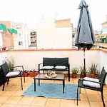 Habitacion Doble En Apartamento Reformado Con Terraza Double Room In Lovely Apartment With Terrace