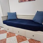 Amplia Vivienda A Un Paso Del Centro De Cadiz