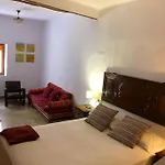 Casa Teto, Ideal Families I Grups
