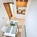 Apartamento Con Habitaciones Compartidas