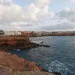Casa Del Angel , Cosy 2 Bed Apartment,150M From Playa Los Locos Plus Beautiful Swimming Pool