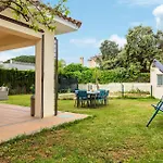 Lovely Home In Bollullos De La Mitacion