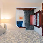 Luxury Sea Front Caleton 40