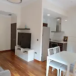 APARTAMENTOS DELUXE PALACIO DE LOS JERÓNIMOS free parking