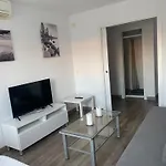 Apartamento Cerca De Aeropuerto, Metro ,Bus
