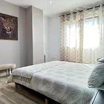 Apartamento Moderno Y Amplio Con Vistas A La Bahia