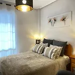 Superior La Playa! 3 Bedrooms! 2 Baths! Air Condition! Side Sea View!