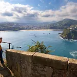 Cozy Apartment 6\' From San Sebastian + Parking