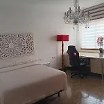 Habitaciones Amplias En El Centro De Granada