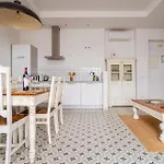 La Residencia Tarifa
