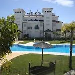 2108-Nice Apt With Pool Close From Beach And Bars