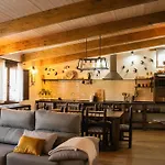 La Casita De Los Pajaros