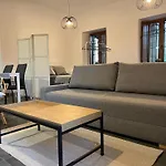 Villa Marta Loft Diafano Con Jardin Y Aparcamiento En Villa Historica