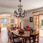 Schoenes Haus Mit Pool Direkt Am Meer