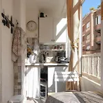 Gorgeous Apartment In Torrevieja With Kitchen
