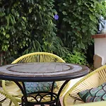 Hostal Residencial La Paloma