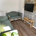Alojamiento Rural El Petirrojo Con Patio Jardin