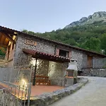 Fuente Oscura
