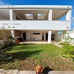 La Casa Del Viajero Junto Al Mar