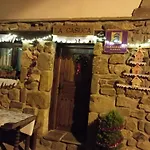 La Casuca Y La Cabaña