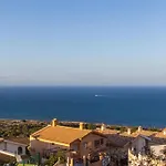 The Lookout - Seaviews & Pool
