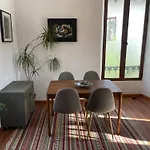 Artistic And Spacious Apartment