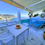 Blue Sky Apartment