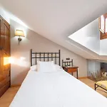 Hostal Sin Recep24H Puerta De La Villa - Pet Friendly & Restaurante