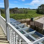 Calma House