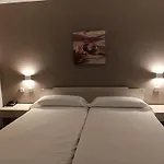 Hotel Villa De Pinto