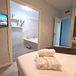 Apartamentos Dos Torres Bárbol - Oasis céntrico con jacuzzi en la habitación y garaje privado