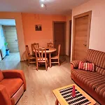 Apartamentos Canfranc Pueblo 3000